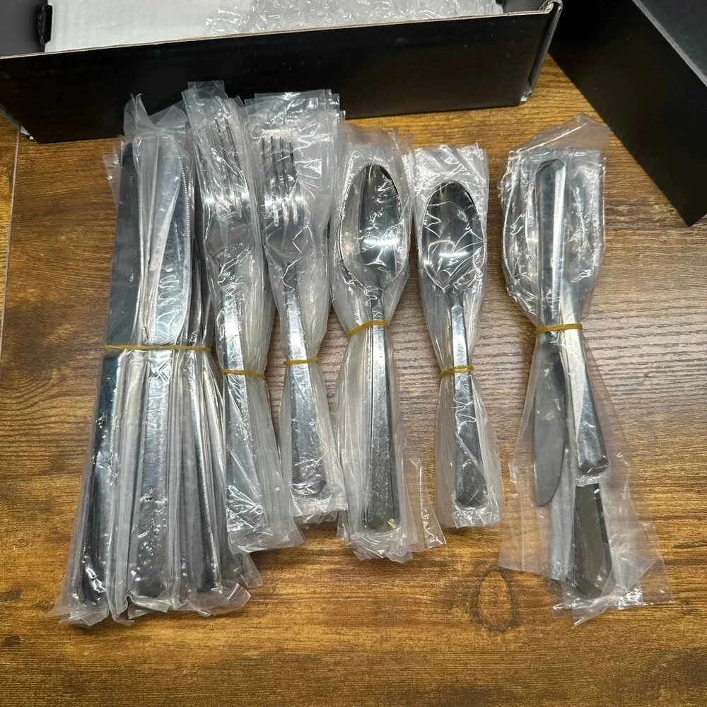 Oneida Chroma 65 Piece Flatware Set 18/10 Stainless Steel Service for 12 Silver